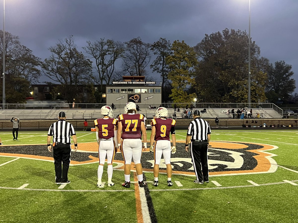 football_mooney's tweet photo. Our post-season captains head out as we begin our #QuestForNine.
#QueenOfVictory
#MooneyFamily https://t.co/THzo4XCw6U
