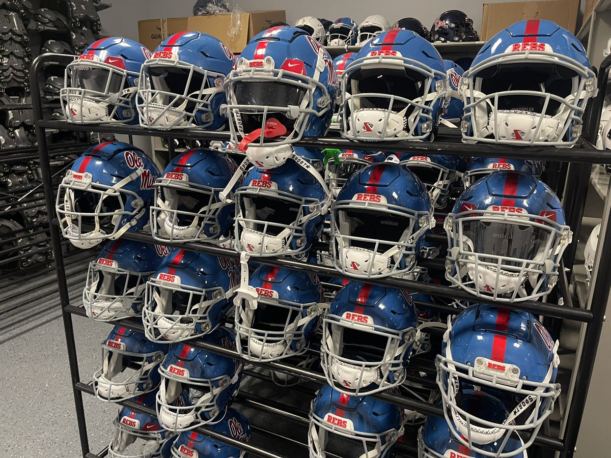 Getting the powders back in action tomorrow night. Such a good looking helmet under the lights.