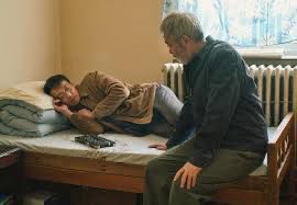HisteriasDeCine's tweet photo. #theshadowlesstower melancólico drama sobre las herencias y vínculos familiares demasiado sutil y formal, pero muy sincera y orgánica, con movimientos de cámara que transmutan los espacios y “eliptizan” el tiempo. #68Seminci 💋 https://t.co/HrrDem5EVb