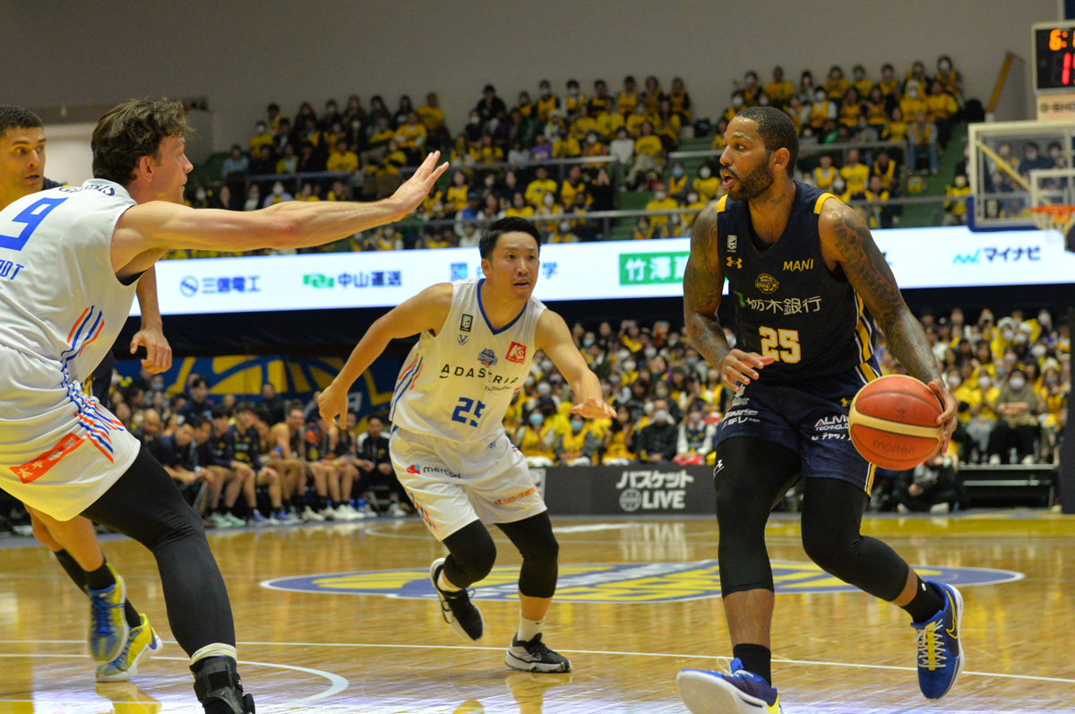 tochipe_jp's tweet photo. ＼GO BREX／

『宇都宮ブレックス観戦チケット』をプレゼント　各5組
①11/４（土）三遠ネオフェニックス戦
②11/５（日）三遠ネオフェニックス戦
③11/８（水）レバンガ北海道

・2F指定席2枚
・席の指定不可

応募条件は
フォロー＆「いいね」＆引用で希望日の番号と「BREX応援コメント」を投稿。 https://t.co/oFKH7q7U7B