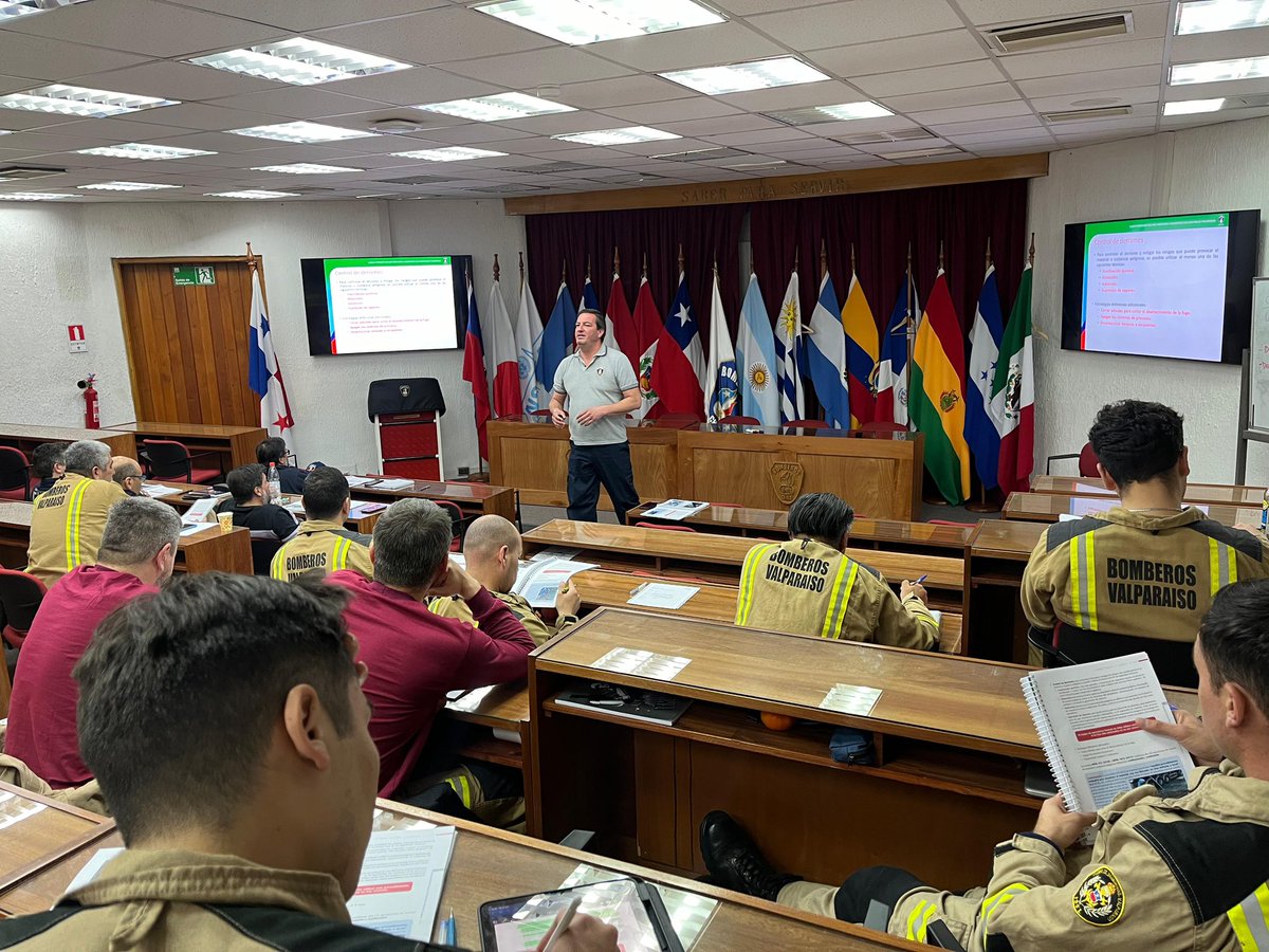 Bomberos Valparaíso tweet media