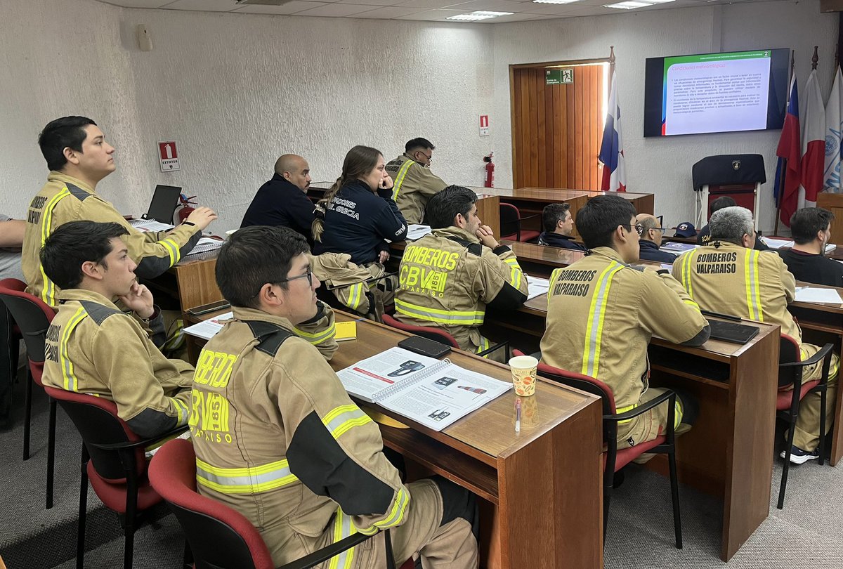 Bomberos Valparaíso tweet media