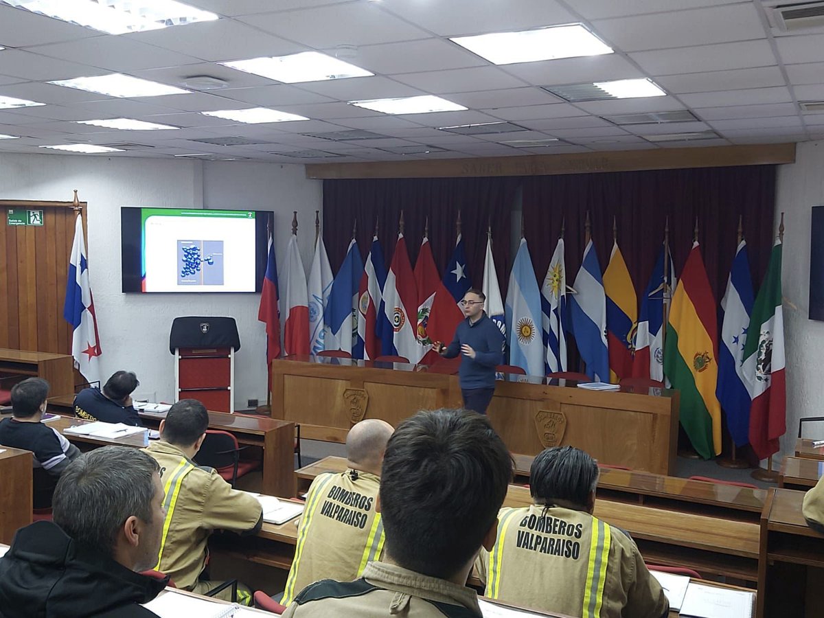Bomberos Valparaíso tweet media