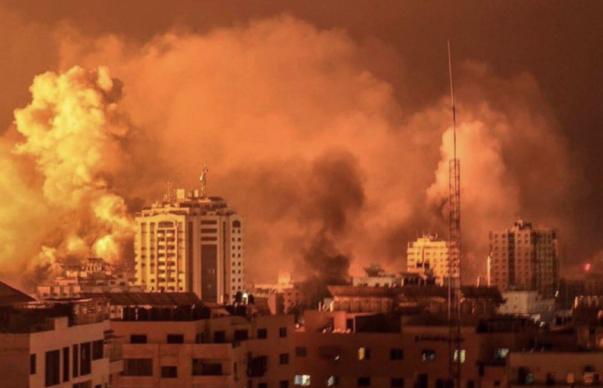 KindaAlloush's tweet image. غزة فقدت الاتصال معنا لكنها لم تفقد الاتصال مع الله.. الطف بهم يا ارحم الراحمين 🙏🙏🤍
كونوا صوت من لا صوت افضحوا المجرم 
#starlinkforgaza 
#StopGazaGenocide #CeaseFireInGazaaa 
#Gaza_Genicide 
#Gazabombing 
#FreePalestine 
#Elon_Musk_opened_the_internet_for_Gaza @elonmusk