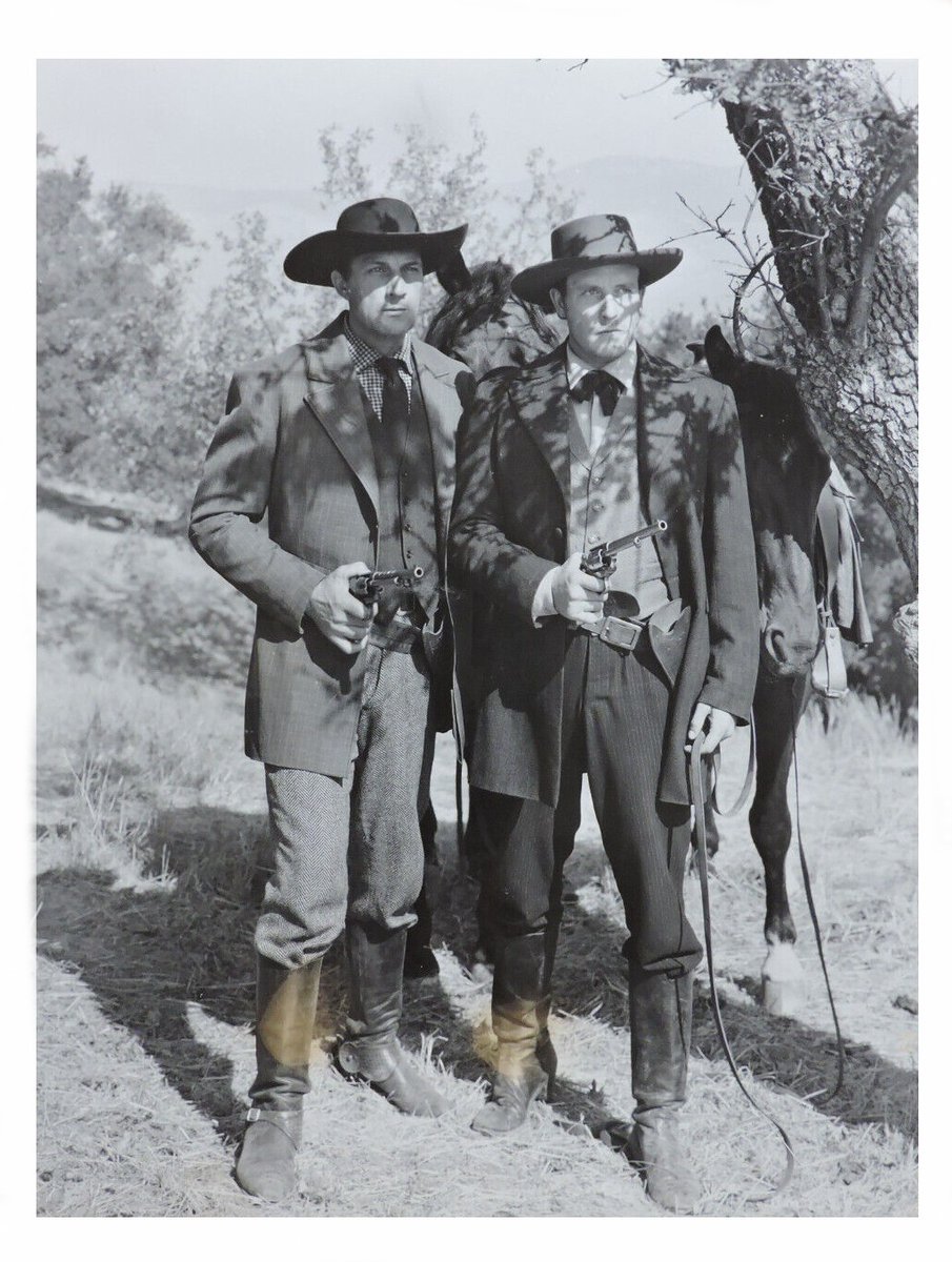 Tom Tyler with Lawrence Tierney in 'Badman's Territory' (1946)

#western #JesseJames #TheJamesGang #TomTyler #LawrenceTierney