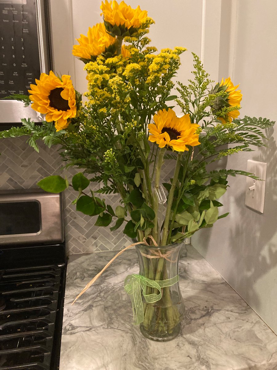 I received flowers today from a group of <a href="/IRLeaders/">Interdisciplinary Research Leaders</a> fellows with a note telling me that I am appreciated. As an unexpected co-director of a complex fellowship, I am so thankful for the community of fellows. <a href="/RWJF/">RWJF</a> <a href="/realleadership/">Real Leadership</a> #thankyou