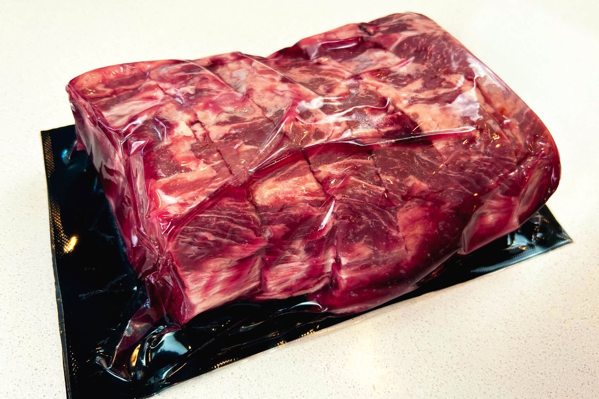 Looking to buy in bulk? Our choice center cut New York strips are just what you’re looking for! 6 14oz steaks in one package 🤌🏼

agridimestore.com/products/grain…