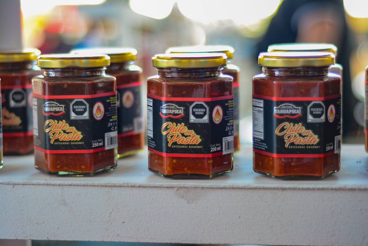 SaderJal's tweet photo. Para promover y posicionar productos de valor agregado en el mercado, la #SADERJalisco invierte 3 millones de pesos a través de su programa de Promoción y comercialización.

Así invitamos a los productores a participar en ferias, pabellones y exposiciones.

#JaliscoRindeFrutos https://t.co/zhg7GZKEcC