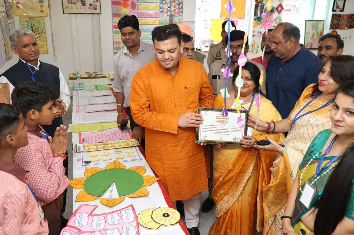 श्री कल्याण हैबिटेट सेंटर, अलीगढ़ में मिशन शिक्षण संवाद द्वारा आयोजित दो दिवसीय कार्यशाला में मुख्य अतिथि के रूप में प्रतिभाग किया।
