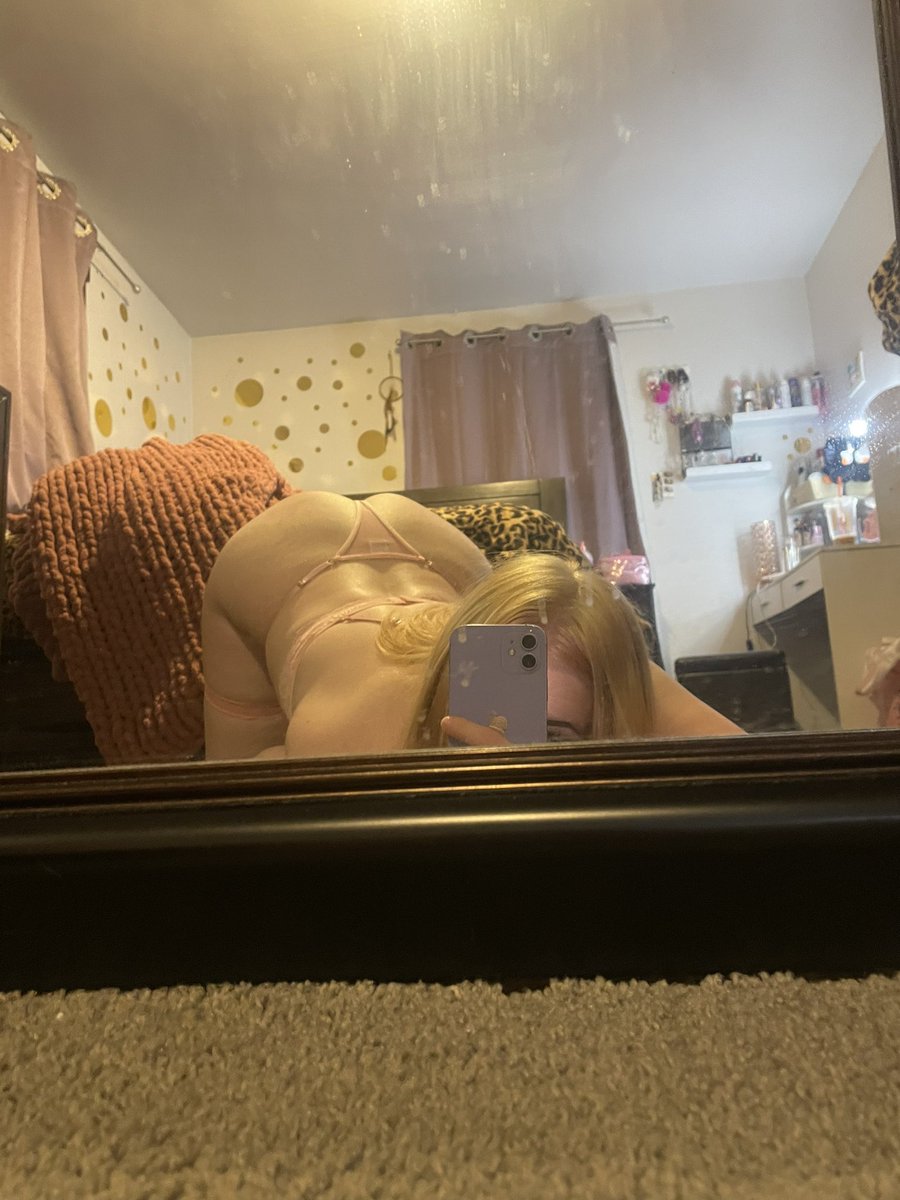 prettypusseee's tweet photo. Selling content 🤭 come buy ! And yes I verify ! #selling #findom #buyingcontent #nsfwtwt https://t.co/iN904hGIwj