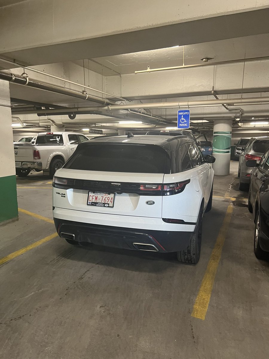 BoBoDangles's tweet photo. @CityofEdmonton this young lady decided she needed this spot more. Would like to the remind everyone what these spots are for! https://t.co/XYqpAtkIYb