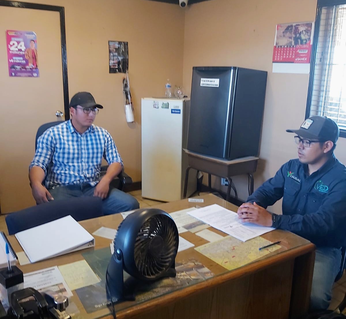 UCEBCN's tweet photo. Se realizaron visitas de verificación con la finalidad de obtener el certificado de Buenas Prácticas Pecuarias en más de 30 unidades de producción primaria en #Ensenada y #Mexicali
#BajaCalifornia 
#senasica #CEFPPBC https://t.co/nwOjeC1dsC