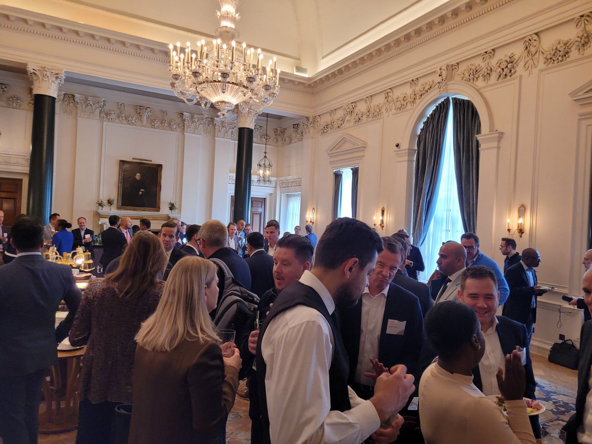 24Notion's tweet image. Behind the scenes: @TheNedLondon 
Amazing turn out!  Thank you everyone for coming. 
#financialservices #clevel #roadshow
#oracleFSI

#24NotionMedia #24NotionEvents