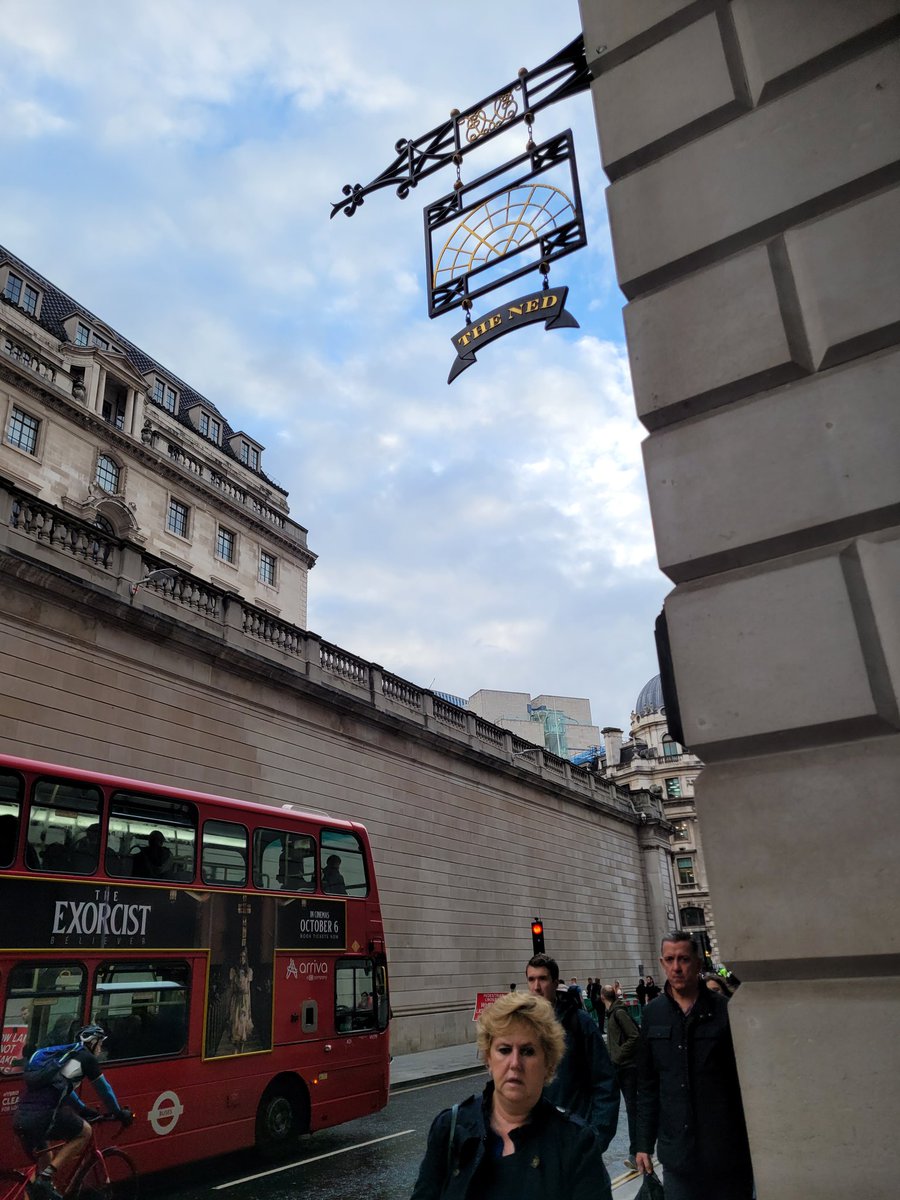 24Notion's tweet image. Behind the scenes: @TheNedLondon 
Amazing turn out!  Thank you everyone for coming. 
#financialservices #clevel #roadshow
#oracleFSI

#24NotionMedia #24NotionEvents