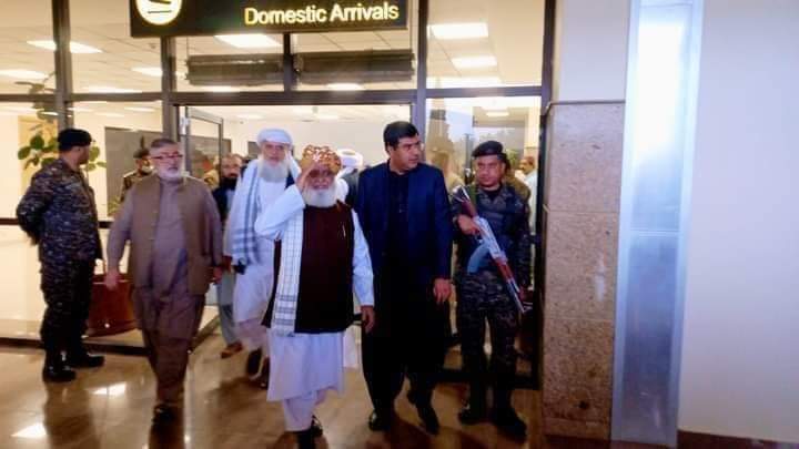 اھلا وسھلا مرحبا 
قائد محترم ودیگر مرکزی قائدین  آج فجر کے کچھ ہی دیر کوئٹہ پہنچ چکے ہیں 
کل ان شاءاللہ بروز اتوار 29اکتوبر طوفان اقصٰی کانفرنس سے خطاب فرمائیں گے 
خدا عزوجل قائد محترم اور باقی تمام کارکنوں کی حفاظت مدد ونصرت فرمائیں  آمین ثم آمین  ❤