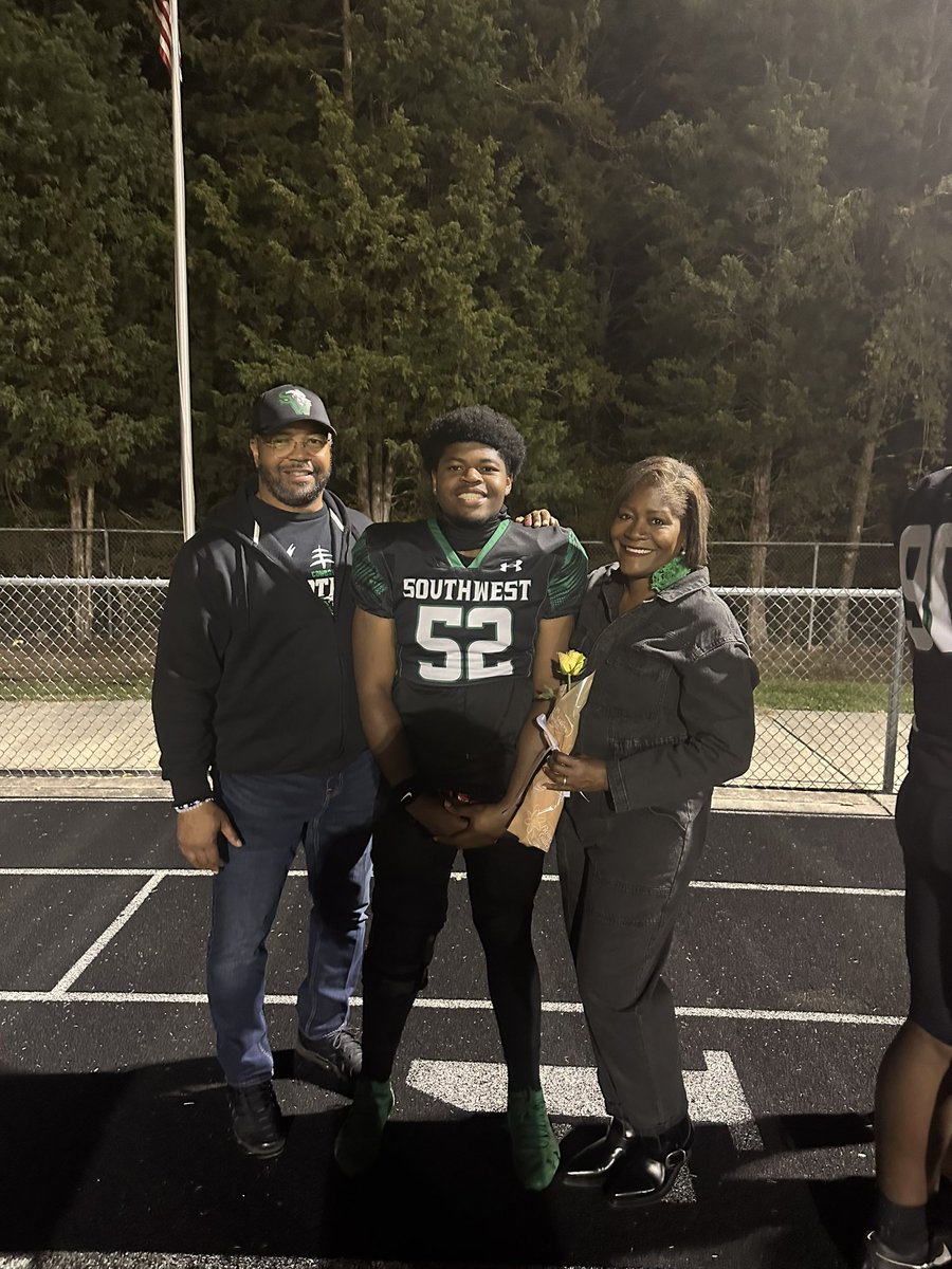 jackiejohnson's tweet photo. @EvanJ_52 You are always a champion in my book #ProudMom @SWGHS_Football #EvanJohnson #52 #SeniorNight https://t.co/q71ZxfbZZH
