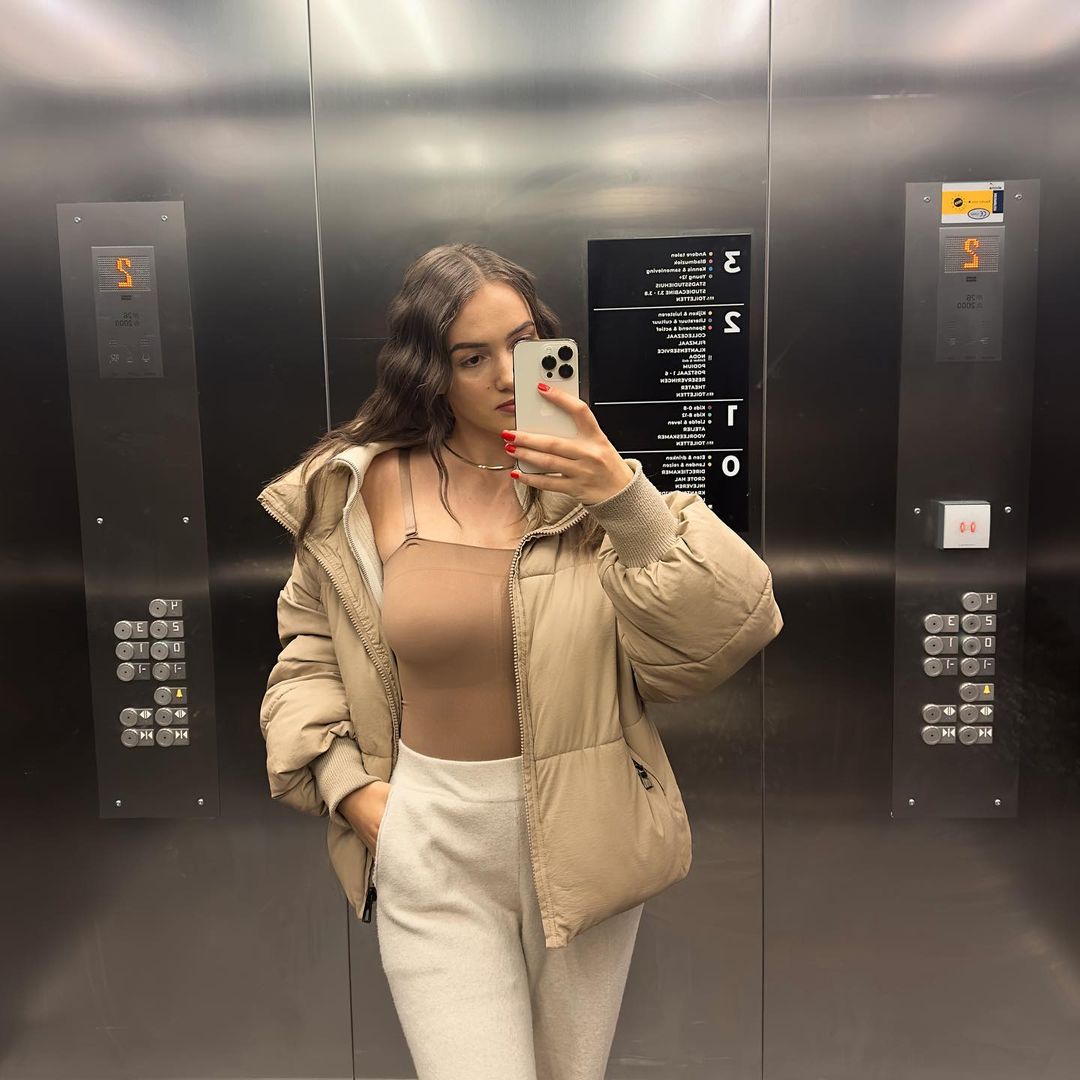 joyshaper's tweet photo. Selfies Before You Go Out Is A MUST!! ❣️📱
The ultimate Shapewear Bodysuit is here to keep you supported and comfortable for the new season and beyond.
#joyshaper #joyshapershapewear #bodysuitstyle #bodysuit #ootd #amazonfashion #falloutfitideas #falloutfitinspo #basicstyle https://t.co/Y2bx2uQfe5