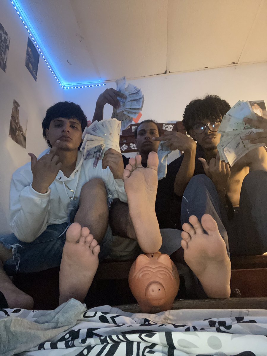 AndyMaster_3's tweet photo. Hi fag, We are 3 great alphas ready to humiliate you and drain you, we will treat you like what you are, damn whore, we will be online all night 

@Santitheboss_  @AlphaJesus535 

#findom #cashmaster #paypig #pig #paypal https://t.co/ZHK0TbYUim