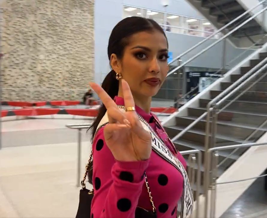 meimeilove_zhan's tweet image. เห็นโพลเรามาเต็ง 1 ก็ไม่ได้ตื่นเต้น เพราะก็เจอแบบนี้มาก่อน แต่สิ่งที่แอนโทเนียมีโอกาสมงมาก คิดว่าเป็นความมั่นใจ ในทุกสภาวะจะเห็นแอนไม่งอแง หรือต่อให้ตื่นเต้นที่สุดนางก็สะบัดมันทิ้งได้เร็วมาก ความมั่นใจจากนิสัย มันฝึกไม่ได้เหมือนสร้างลุค หนูทำได้ สู้ๆ #MissUniverseThailand2023