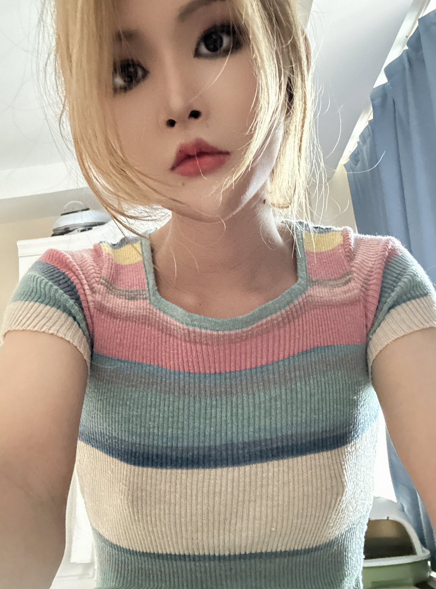NairTaokenai's tweet photo. 十个药娘里面九个抑郁，群体死亡率偏高，如果我那天不在更新，说明我死了 https://t.co/HPGAlFqybO