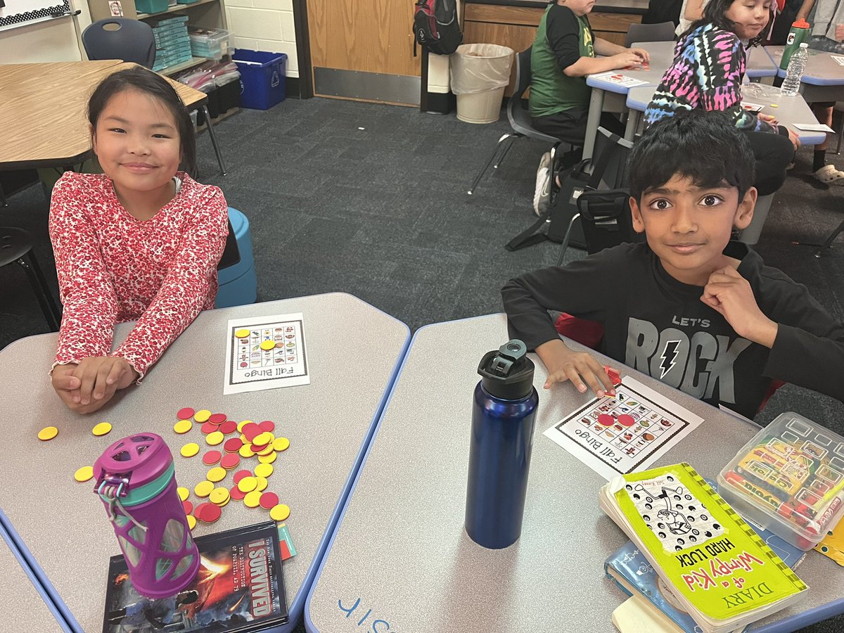 hughes_hanover's tweet photo. All-School Bingo was a hit! Celebrated reaching our goal, and another awesome week! π π π π½
@HanoverHuskies #4throcks https://t.co/Mvotw4jE0K
