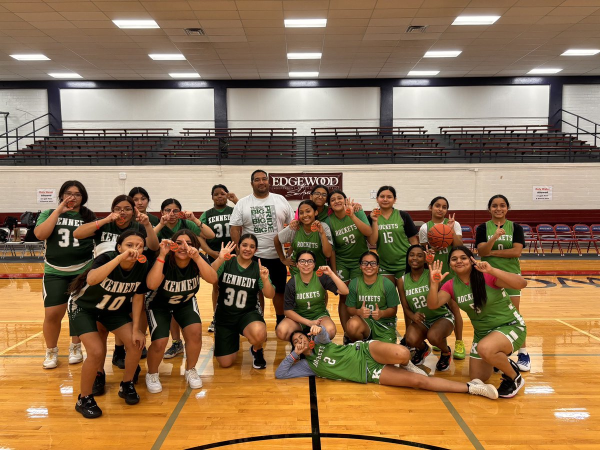 jfk_gbball's tweet image. Game Day Tomorrow! 

Come support lady rockets tomorrow @ brackenridge HS
JV: 10am
VARSITY: 11am 

#letsgooooo🔥🔥🔥