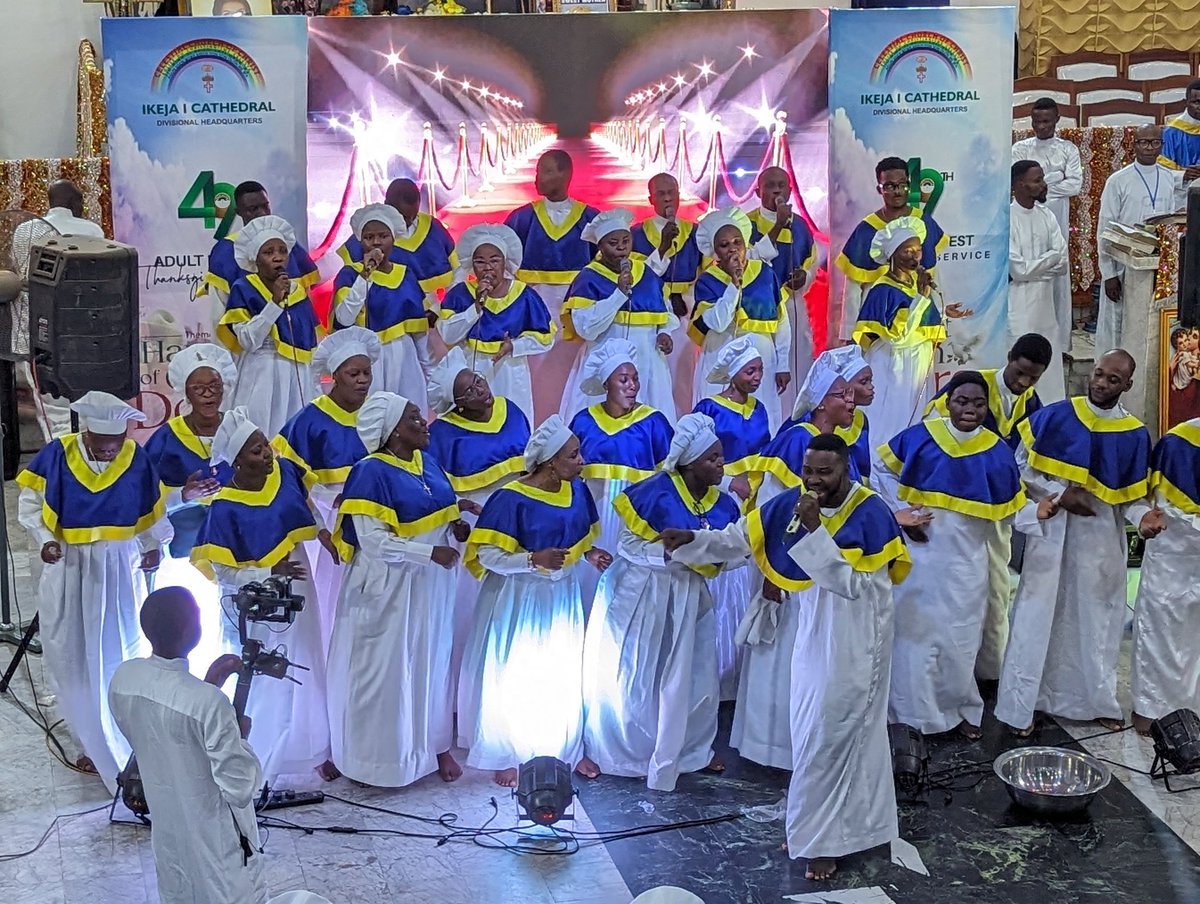CCCIkeja1's tweet image. Song ministration from CCC Tejuoso Cathedral 🎤🤯