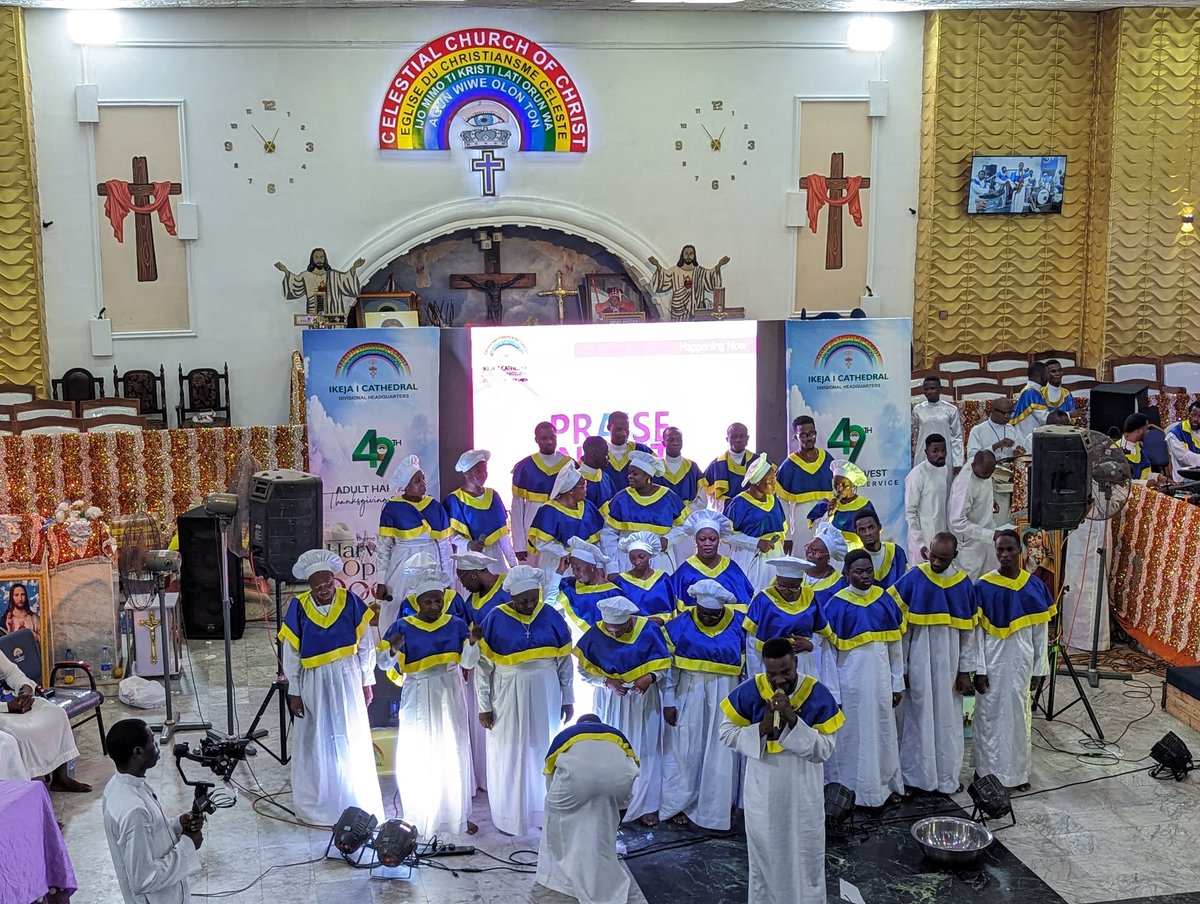 CCCIkeja1's tweet image. Song ministration from CCC Tejuoso Cathedral 🎤🤯