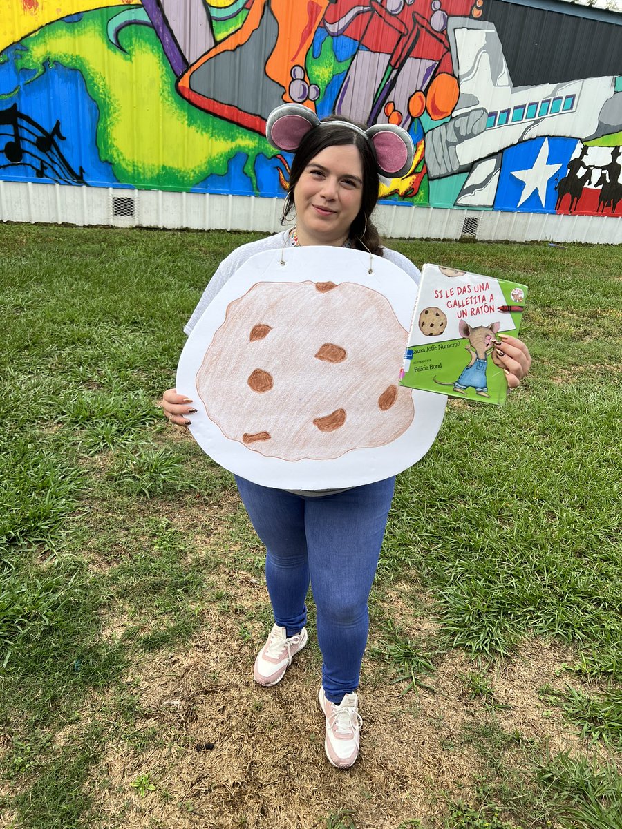 _msavalos's tweet photo. Book Character Day was a success! @CorneliusElem https://t.co/59H8JeCntX