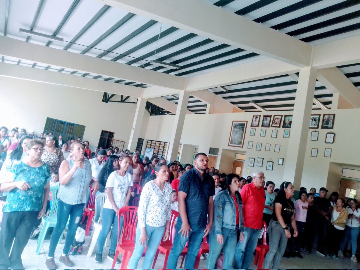 Sin la verdadera liberación de la mujer, sería imposible la liberación plena de los pueblos, y soy un convencido de que un auténtico socialista debe ser también un auténtico feminista», refirió el Comandante Hugo Chávez el 03 de marzo de 2009. <a href="/AdolfoP_Oficial/">Adolfo Pereira Gobernador</a> <a href="/NicolasMaduro/">Nicolás Maduro</a>