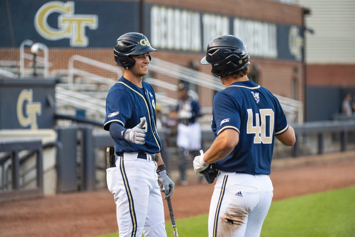 Back to back!
John Giesler and Payton Green hit bombs and the Jackets retake the lead!

B7: GT: 5 UAB: 4