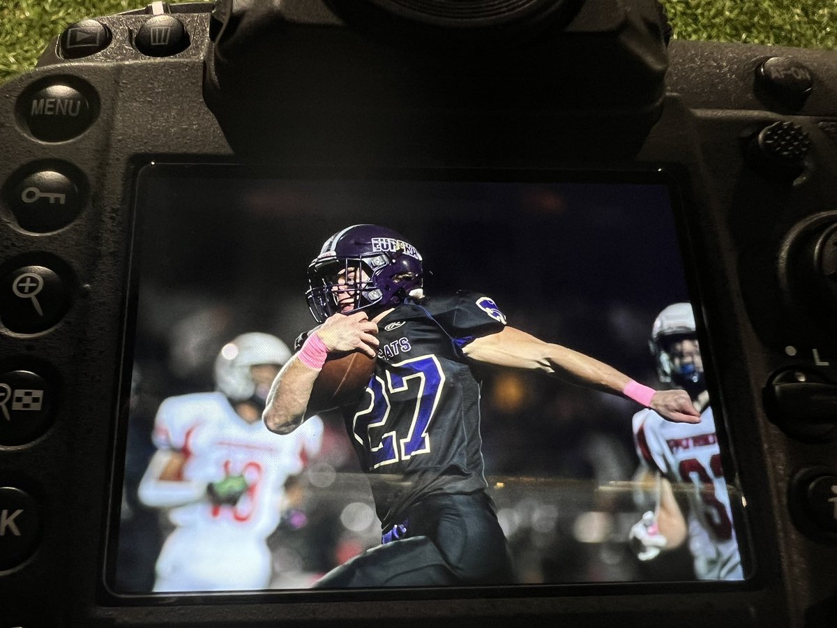 CheapSeatsPhoto's tweet photo. 11:18 left in the 1st qtr

@EurekaFootball - 7
@psouthfootball - 0

@EhsFbBoosters @EHSActivityDir @sink_corey @EHS2026AP 
@myleaderpaper @hssportscaravan @PrepSportsSTL @STLhssports @LiveStreamSTL @MetroSportsSTL @scoreboardguy #FNL #C5D2 https://t.co/gw2Vid3uu8