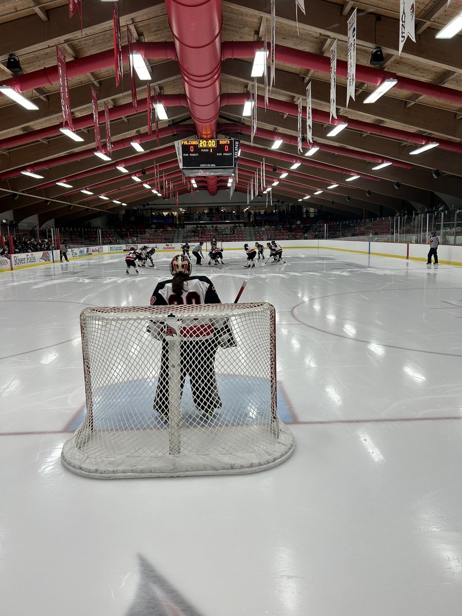 mrchuckkopel's tweet photo. This is Falcon Hockey! #HomeOpener #HomeoftheFalcons #HuntArena #UWRF https://t.co/xa559EaWVt