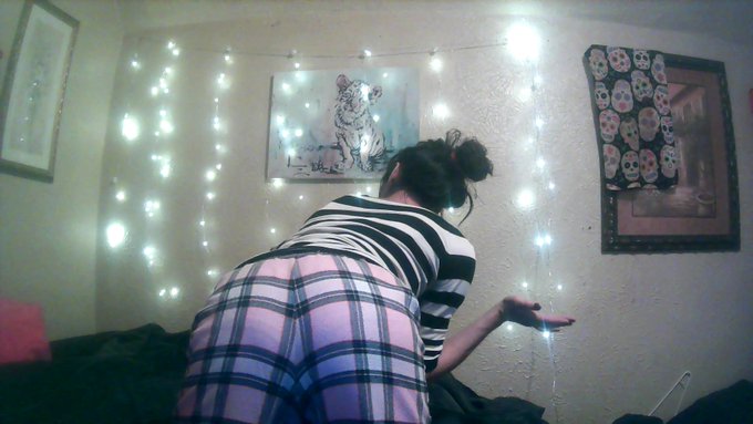 what's happening?🤣🤣🤣 https://t.co/FI3U1NdrkS