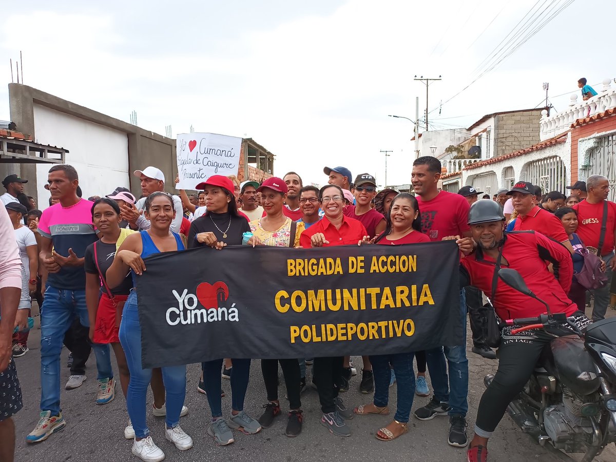 Brigaccomunicna's tweet photo. YO❤️ CUMANÁ
Extraordinaria movilización se llevó acabo en la comunidad de la #Llanada En Nuestra ciudad de #Cumana, Conjuntamente con las diversas Brigadas de acción Comunitarias, Brindando todo Su apoyo y amor A nuestro líder presidente @NicolasMaduro https://t.co/Ute8yQ41k6