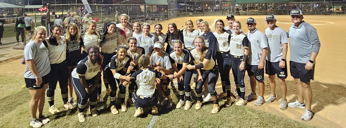 Win against Seckinger!! How sweet is this! Glad to play my part with this team! They make me so proud!!
Come see us play our hearts out at 11AM tomorrow!! Go Jackets!