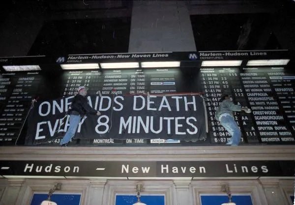 mynameisjro's tweet photo. LEFT: ACT UP’s DAY OF DESPERATION ACTION DEMANDING FUNDING FOR AIDS NOT WAR (1991)

RIGHT: JEWISH VOICE FOR PEACE CEASEFIRE ACTION DEMANDING AN END TO THE GENOCIDE IN GAZA (2023) https://t.co/vMDyZuPJpz