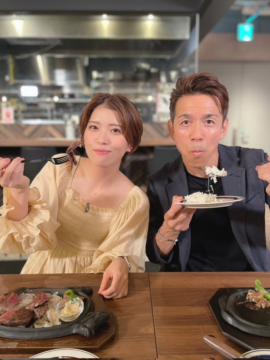 DOSANKO_WEEKEND's tweet image. #どさんこWEEKEND、この後、11:55からスタート📺️❇️
ミニ特集は、2回目の登場 #大森健作 さん。#柴ちゃん と、早くもナイスコンビ😆👍️✨
話題の #モユクサッポロ に潜入。#ニューミート さんで、絶品ステーキをガツガツ食します🤭
食べっぷりと、噛み合わない?二人のトークに注目…です。
