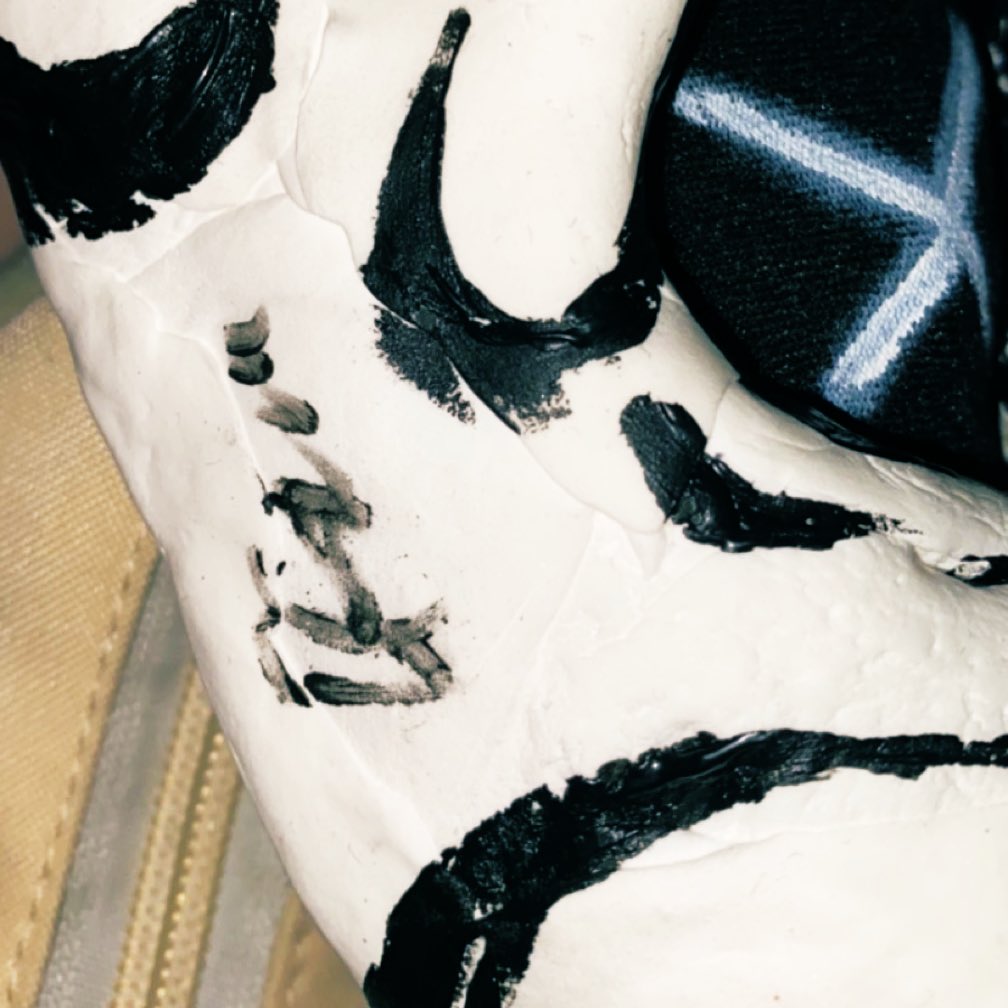 vee (gone) tweet media