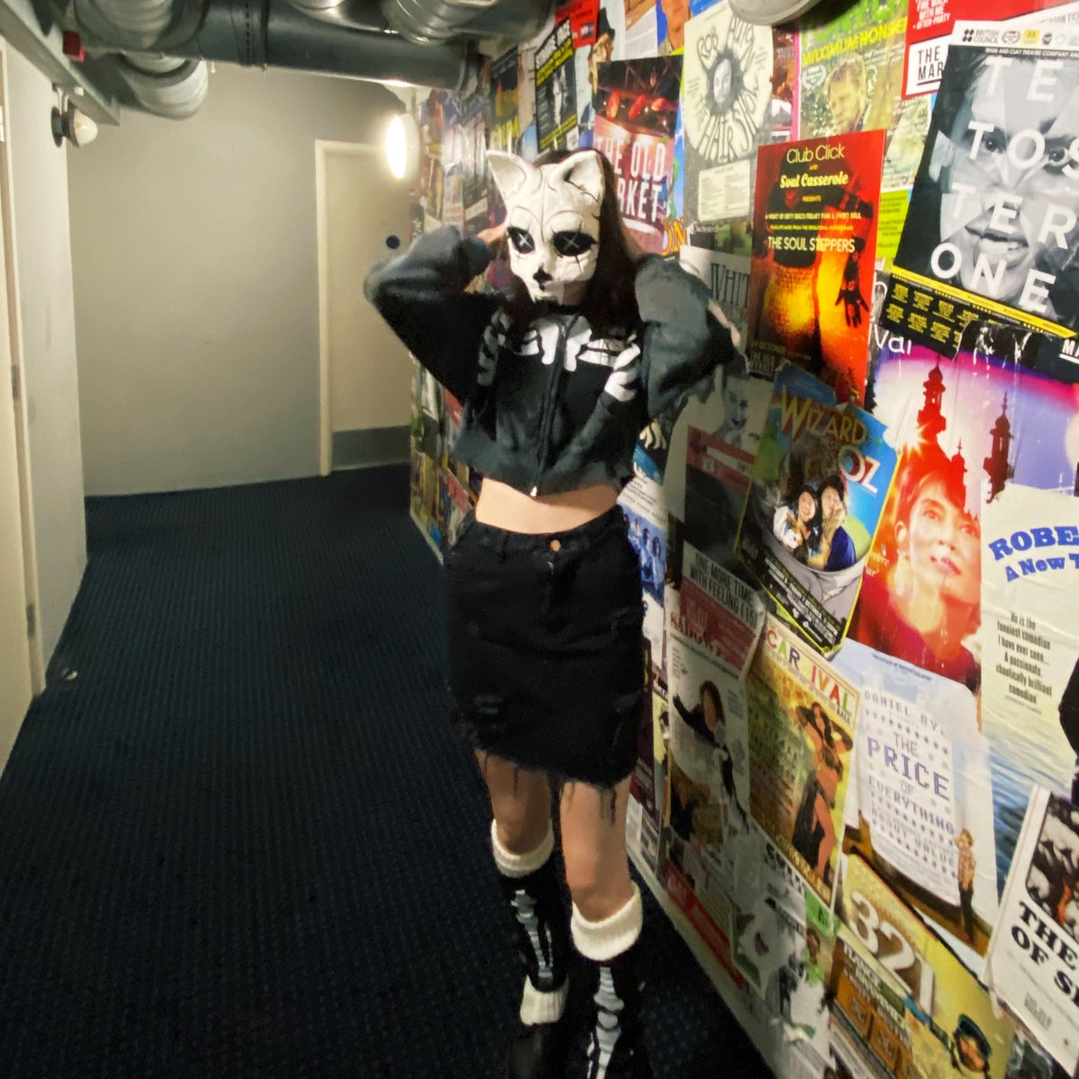 vee (gone) tweet media