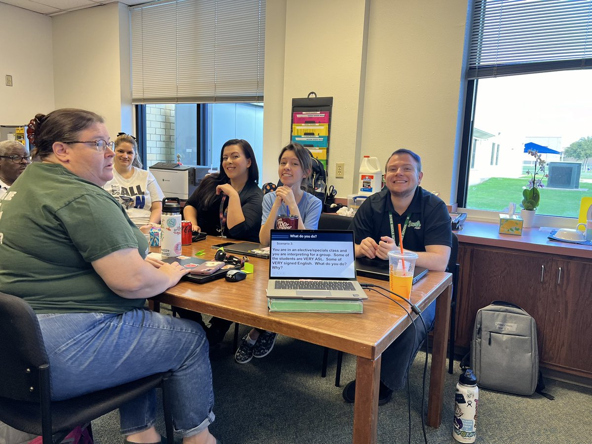 DeafedCates's tweet photo. Deaf Ed communication facilitators and interpreters had an awesome training today!!!!    I love this team!   #irvingdeafedrocks @IISDSPED @IrvingISD https://t.co/Zh6MfxKksr