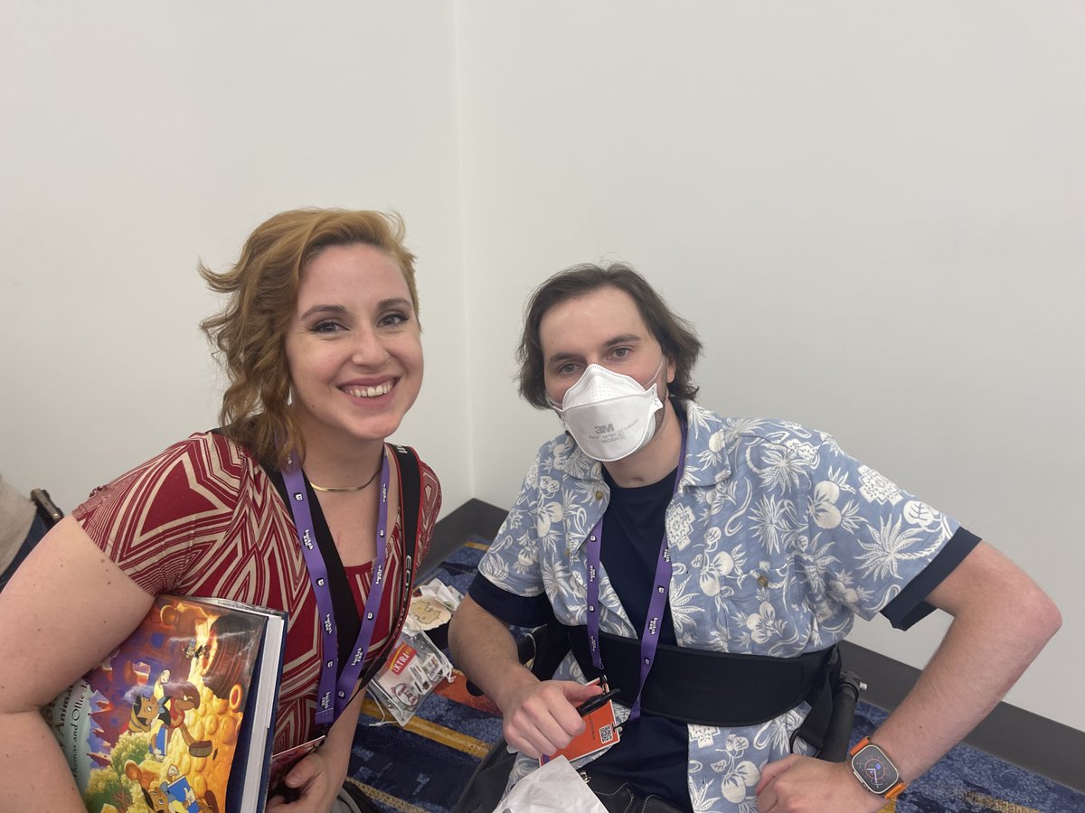 LiterallyLeelee's tweet photo. Minecon... err, Twitchcon was so much fun! https://t.co/F8unJpSl9V