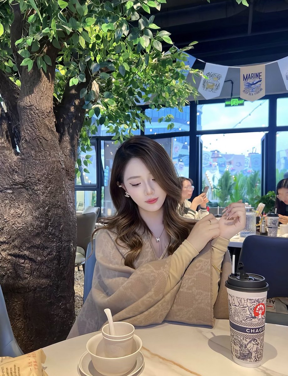 Không hiểu sao mình vẫn chưa về tiền ... Đag cảm thấy lo lắng 🙄🙄🙄