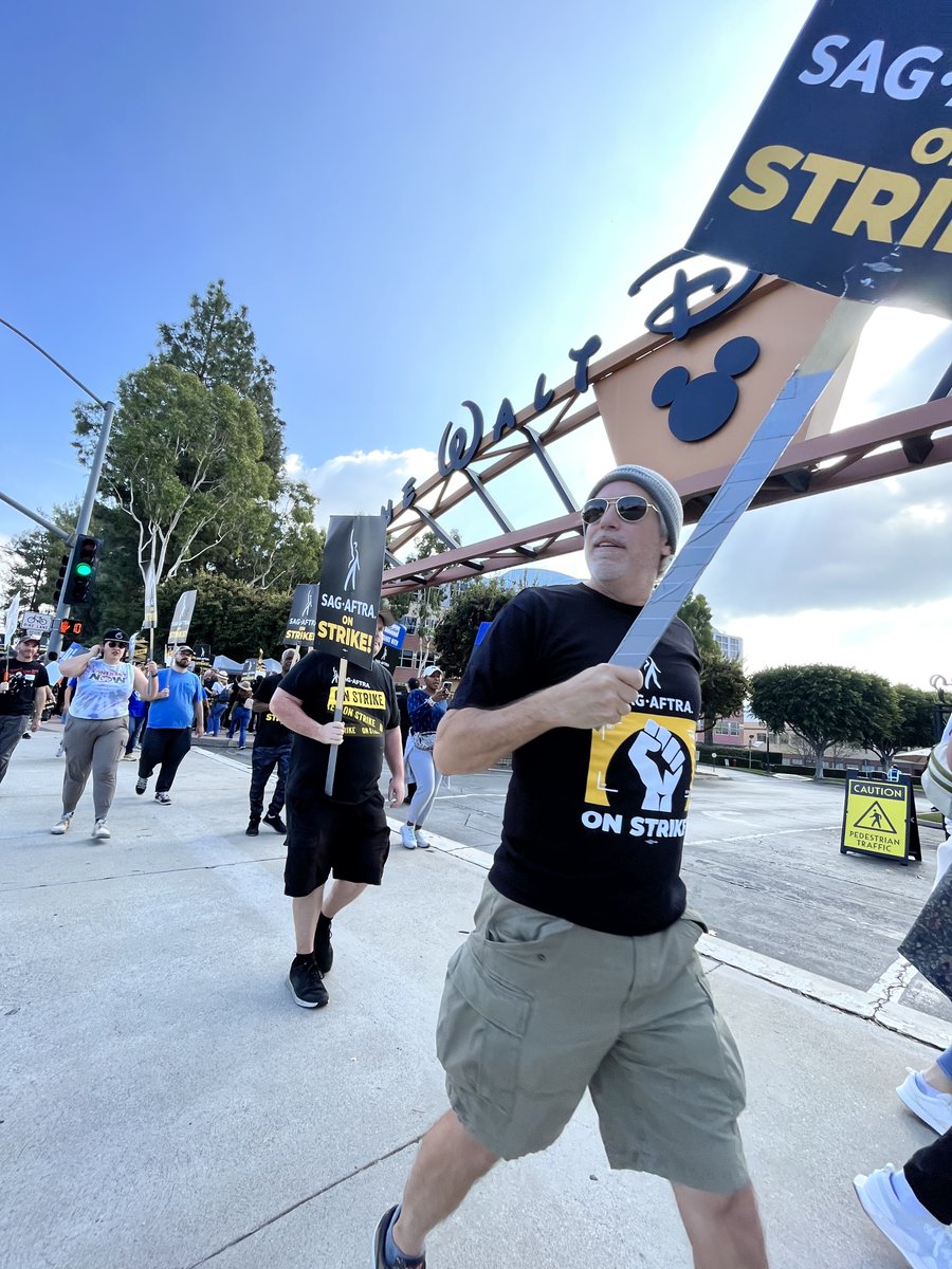 sagaftra's tweet photo. 🌟Kudos to our incredible LA #SagAftraMembers for never backing down on the picket lines. You're the heartbeat of this fight for a fair, protective industry. Enjoy your weekend, rest up and stay #SagAftraStrong! 💪💫 #SagAftraStrong https://t.co/EEarilbH9Q