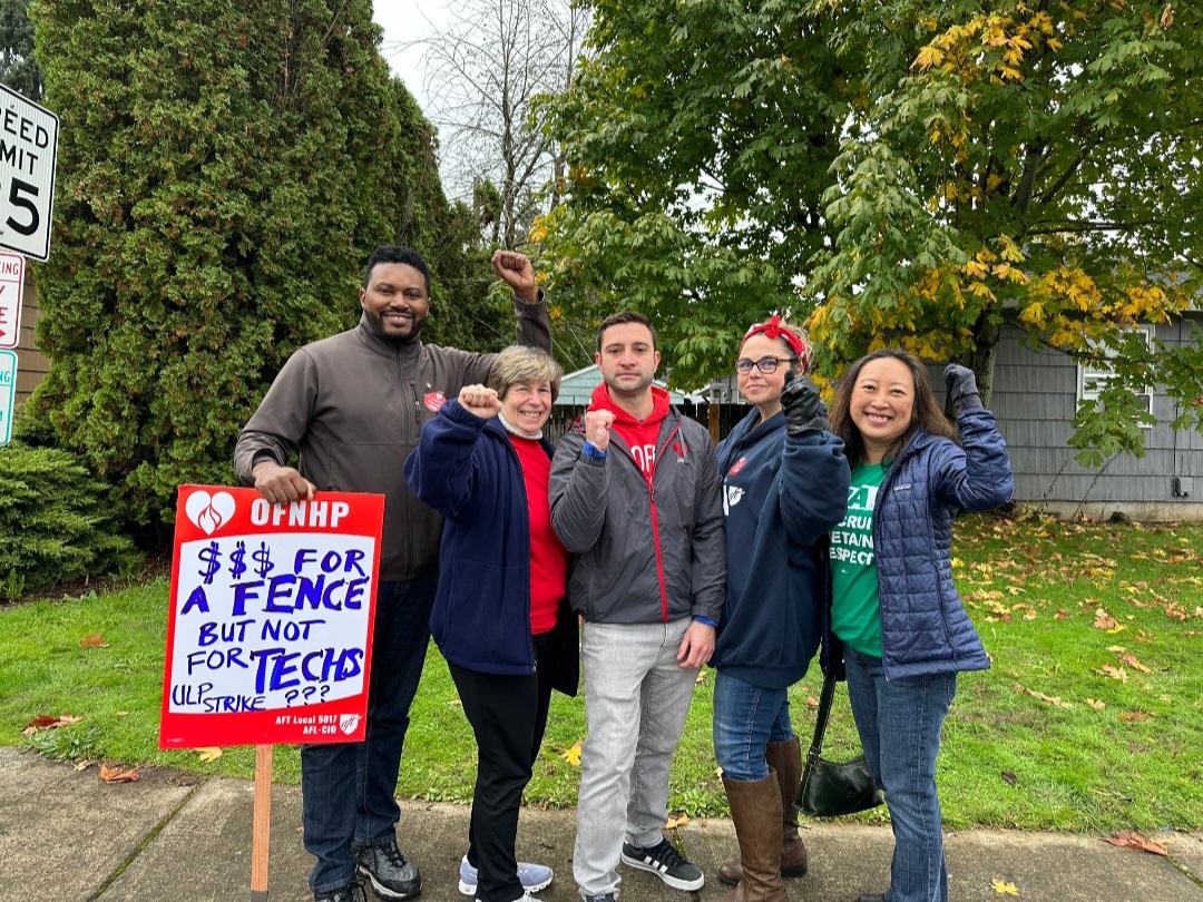 OregonNurses's tweet photo. Thank you to the ONA members, staff, and allies, including AFT president Randi Weingarten and Representative Travis Nelson, who have shown solidarity at the OFNHP picket line this week! Keep up the support!
👉https://t.co/ERIuIVusCP
#solidarity #oregonhealth #ofnhp #peacehealth https://t.co/UUmoloqfhr