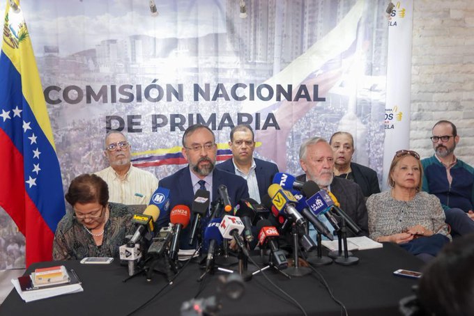 #27Oct | ¡Atentos! Debemos ser vigilantes de la integridad de los miembros de la Comisión Nacional de Primarias, sabemos como opera la dictadura y de lo que son capaces.

Nos vemos todos el día lunes a respaldar a estos valientes venezolanos.