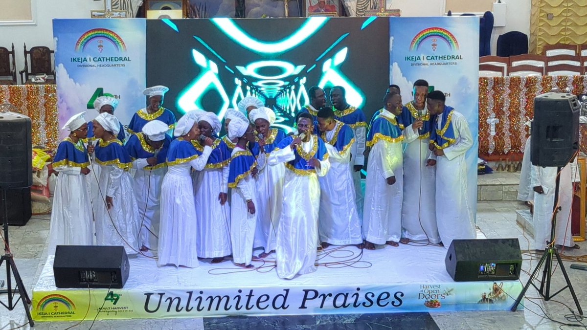 CCCIkeja1's tweet image. Song ministration by the ever-bright CCC Itire Cathedral choir 🕺💃🎤
#harvestofopendoors #cccworldwide #unityfamily