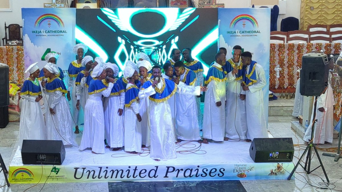 CCCIkeja1's tweet image. Song ministration by the ever-bright CCC Itire Cathedral choir 🕺💃🎤
#harvestofopendoors #cccworldwide #unityfamily