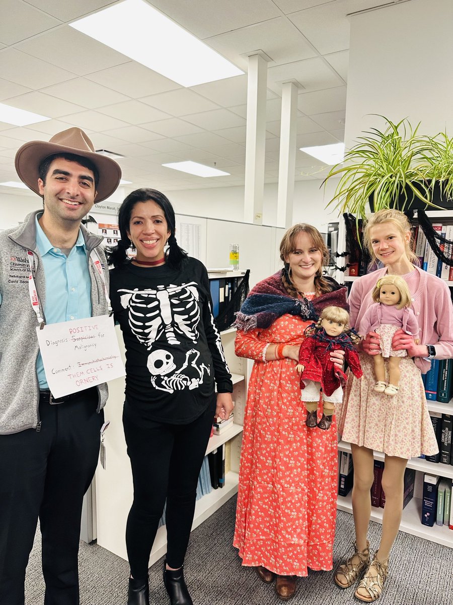 pvhernandezmd's tweet image. Spooky 👻 liver rounds 2023
@wusm_pathology @washupathedu 

Trainees, attendings, PD, APD…
#PathX #path2path #PathMatch2023