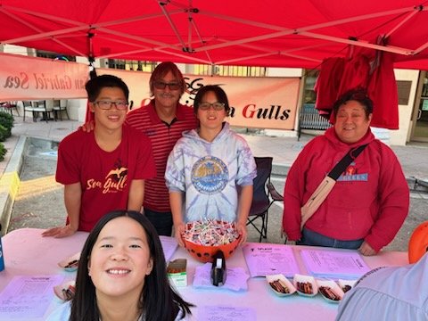 georgesy_09010's tweet photo. The San Gabriel Sea Gulls at it BEST! Promoting water safety awareness and the City of San Gabriel! City of San Gabriel Fall Festival! #SGSGGOLD #CITYOFSANGABRIEL https://t.co/GqBLgyfuPq